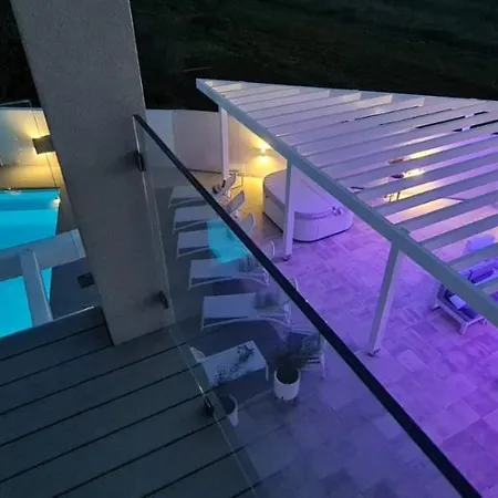 Lalic Gallery Apartment *