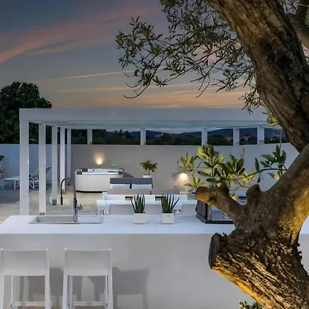 Lalic Gallery Apartment