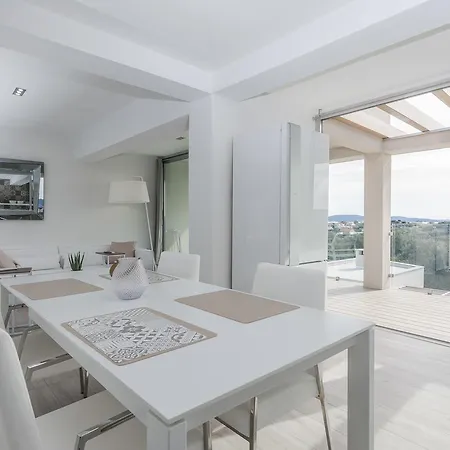 Lalic Gallery Apartment