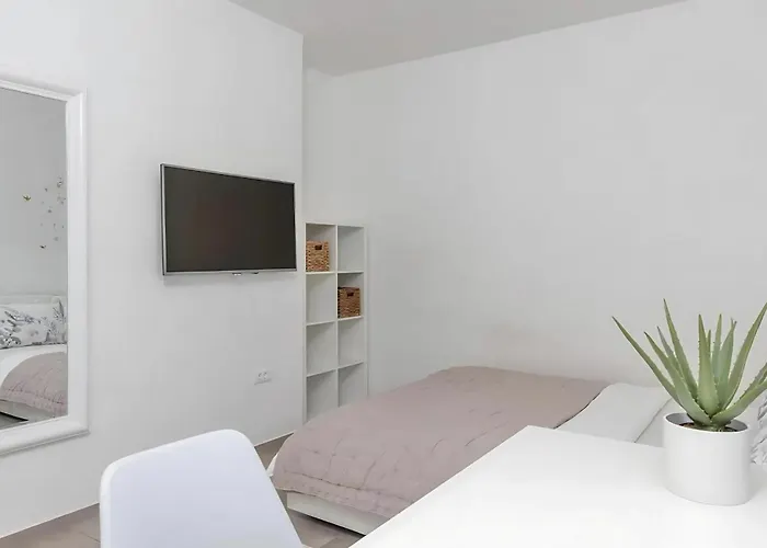 Lalic Gallery 公寓 *