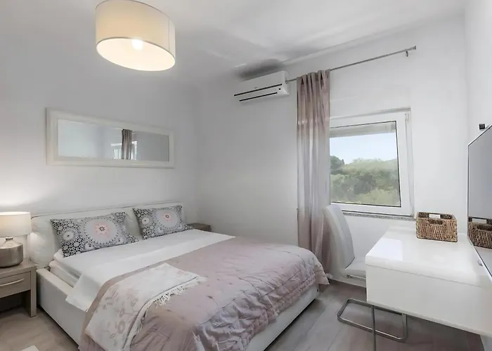 Lalic Gallery * 比比涅