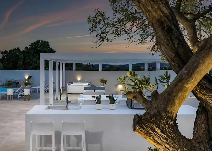 Lalic Gallery Апартаменты