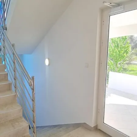 Lalic Gallery Apartament Bibinje