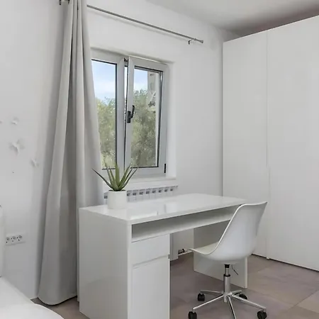 Daire Lalic Gallery Bibinje
