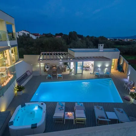 Lalic Gallery Apartament Bibinje